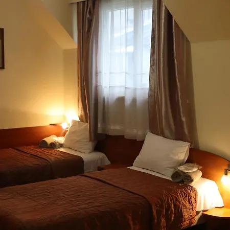 Отель Palitra 3*