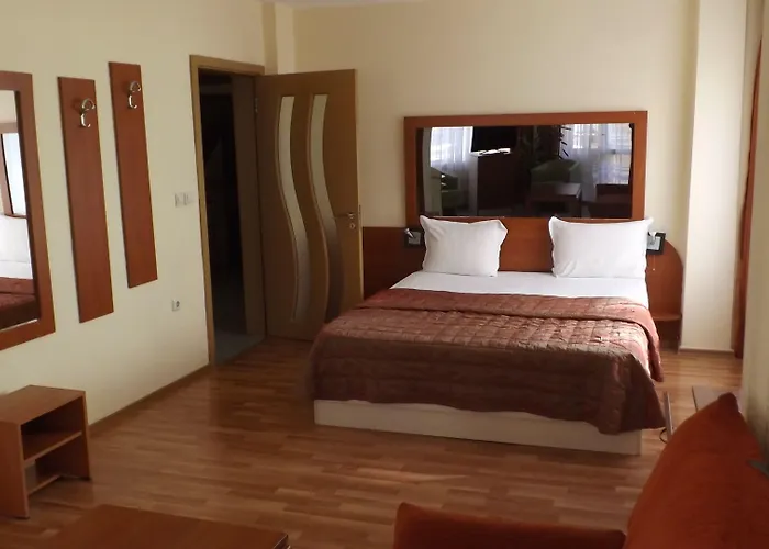 Palitra 3* 瓦爾納